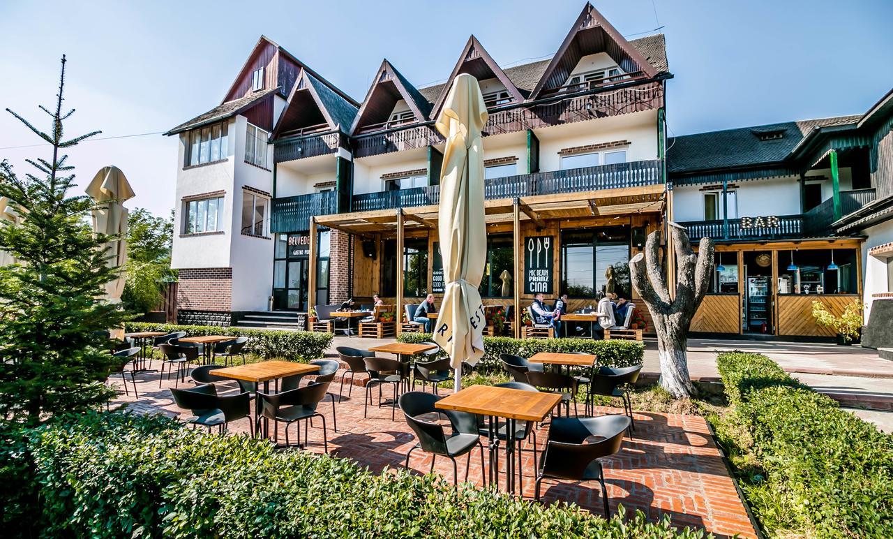 Pensiunea Belvedere 티르구 네암트 외부 사진